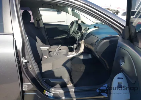 2011 Toyota Corolla S z USA, uszkodzony, nr VIN 2T1BU4EE6BC700638